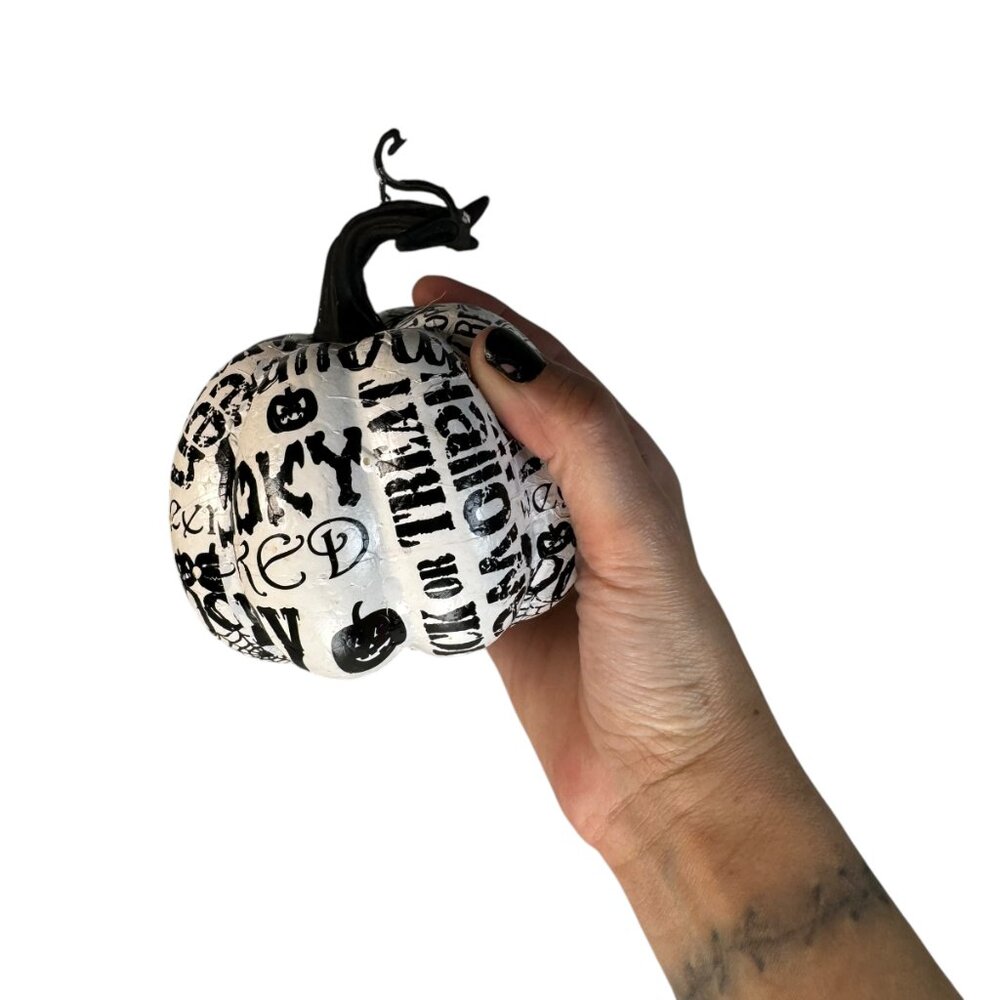 Black & White Pumpkin w Print Jack O Lantern Halloween Horror Goth October 31st - Picture 3 of 3